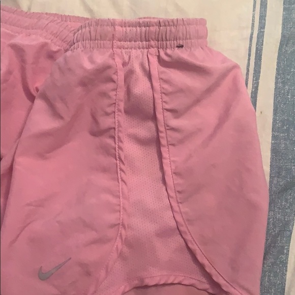 EUC set of 4 Girls Nike Dri-Fit Shorts Large - Picture 8 of 13